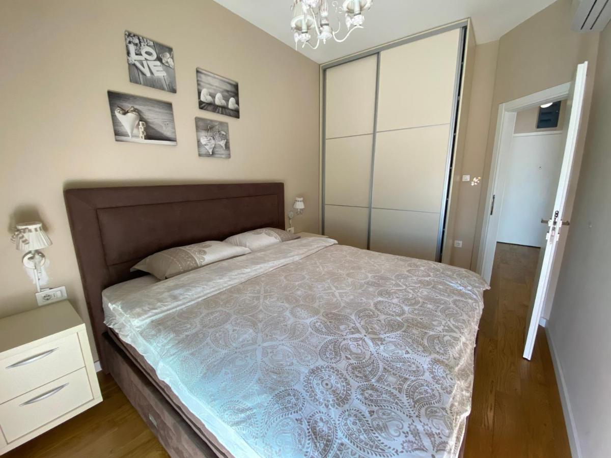 Apartment Sofia, City Centar ポドゴリツァ エクステリア 写真