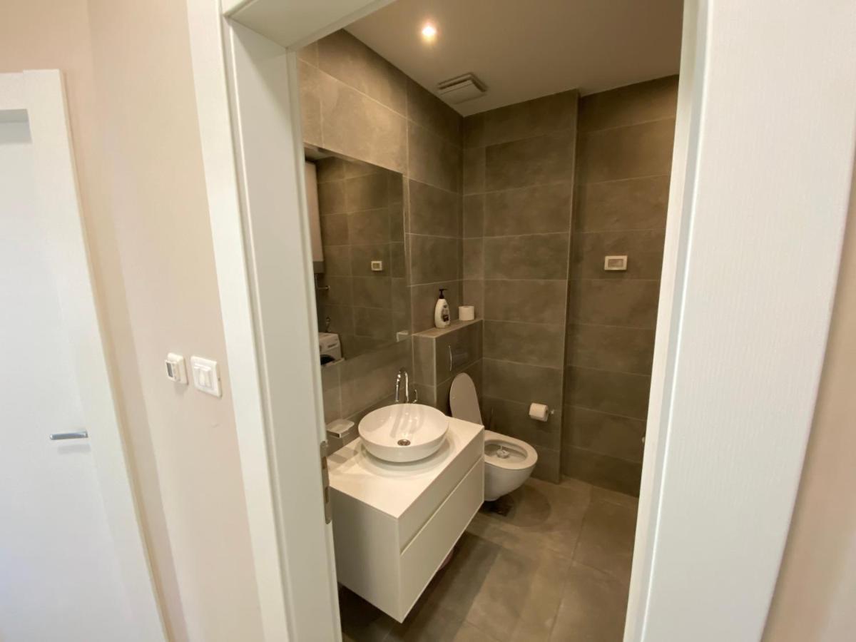 Apartment Sofia, City Centar ポドゴリツァ エクステリア 写真